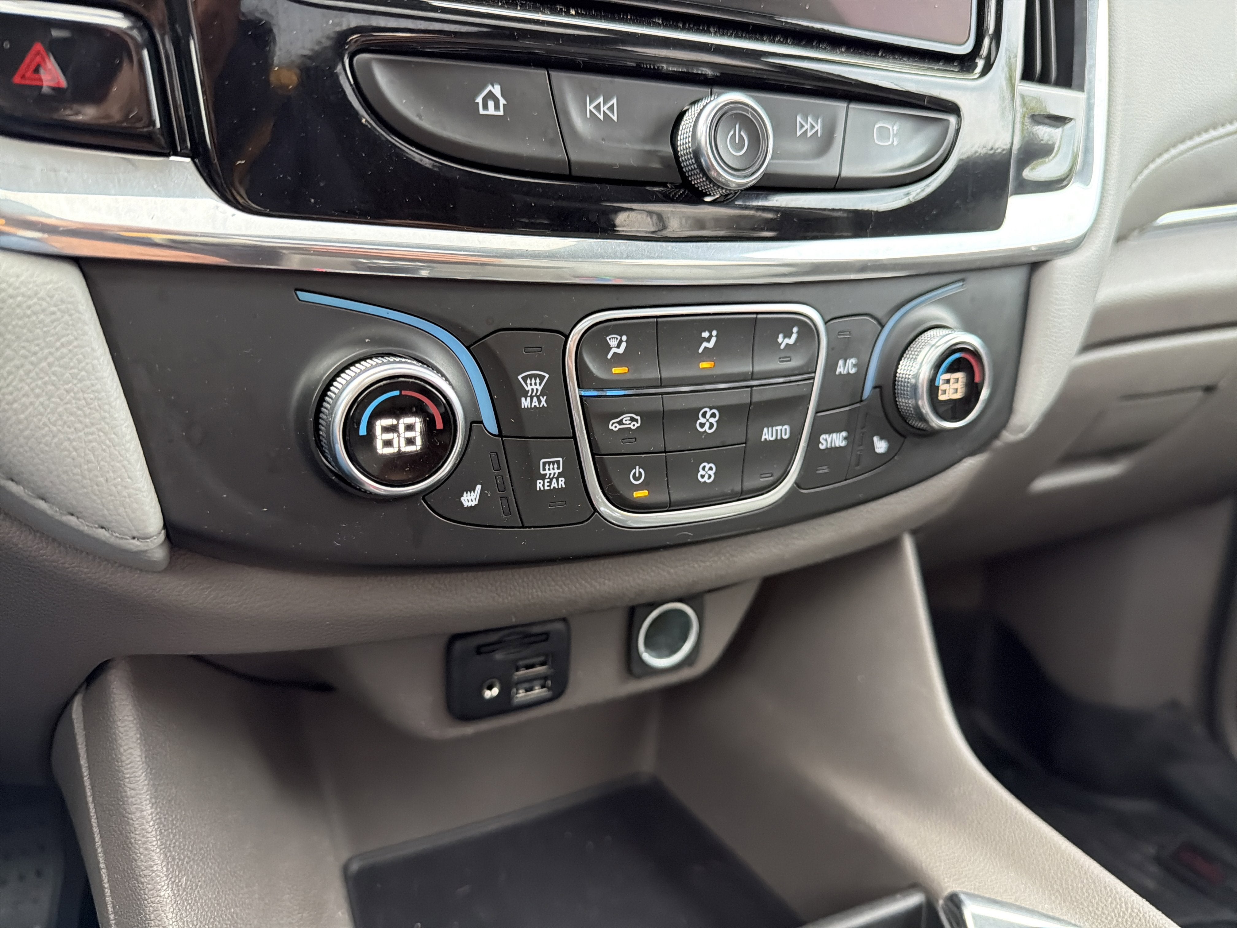 2020 Chevrolet Traverse LT Leather