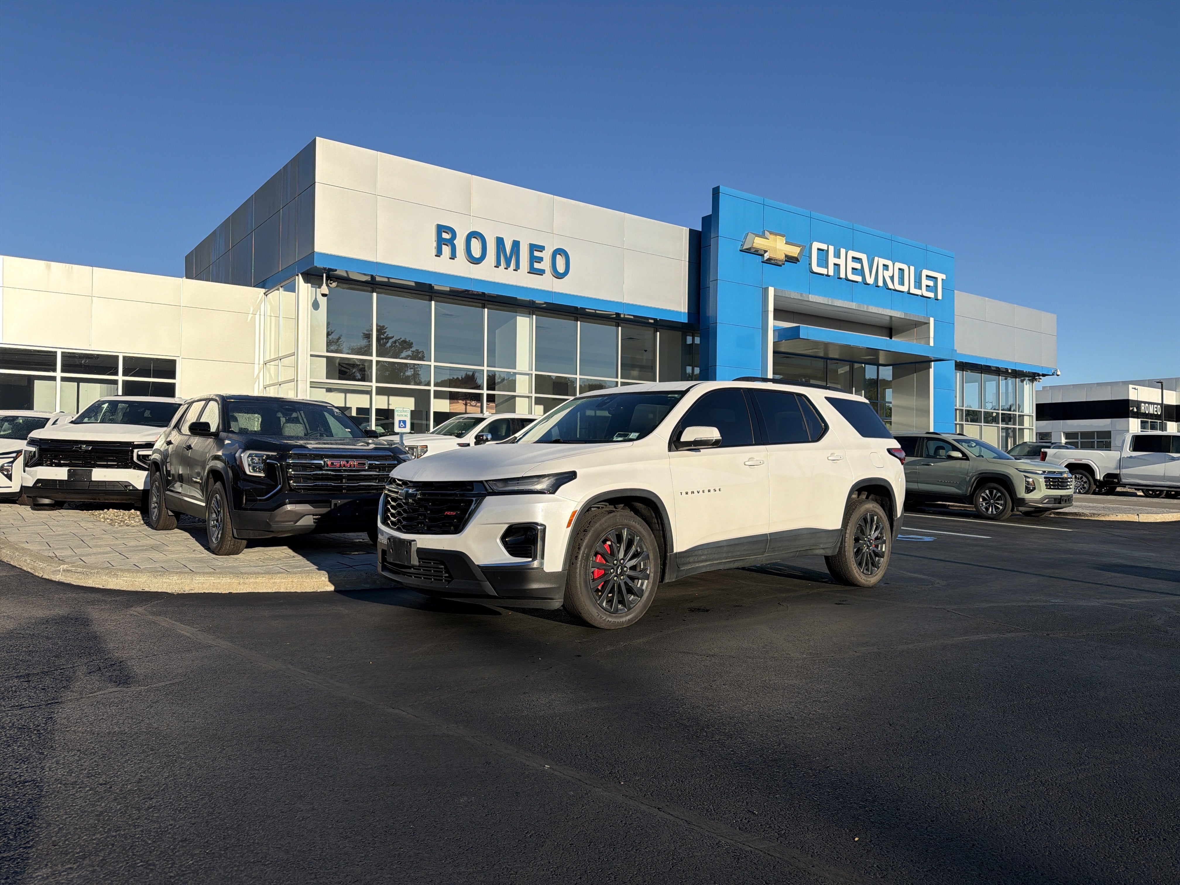 2023 Chevrolet Traverse RS