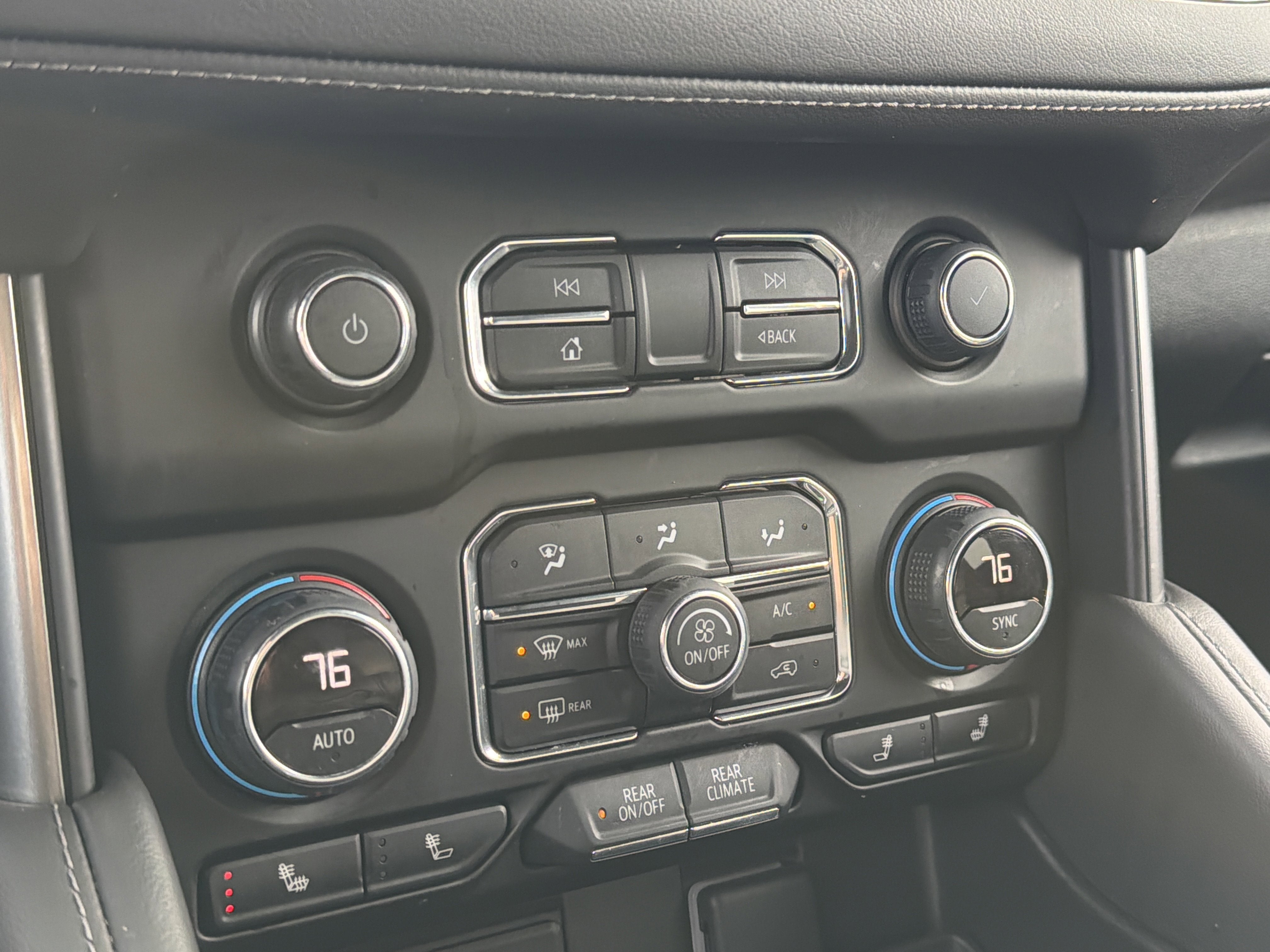 2022 Chevrolet Suburban LT