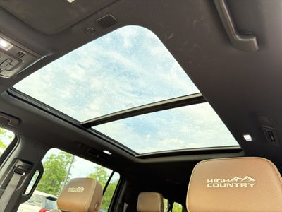 2023 Chevrolet Suburban High Country