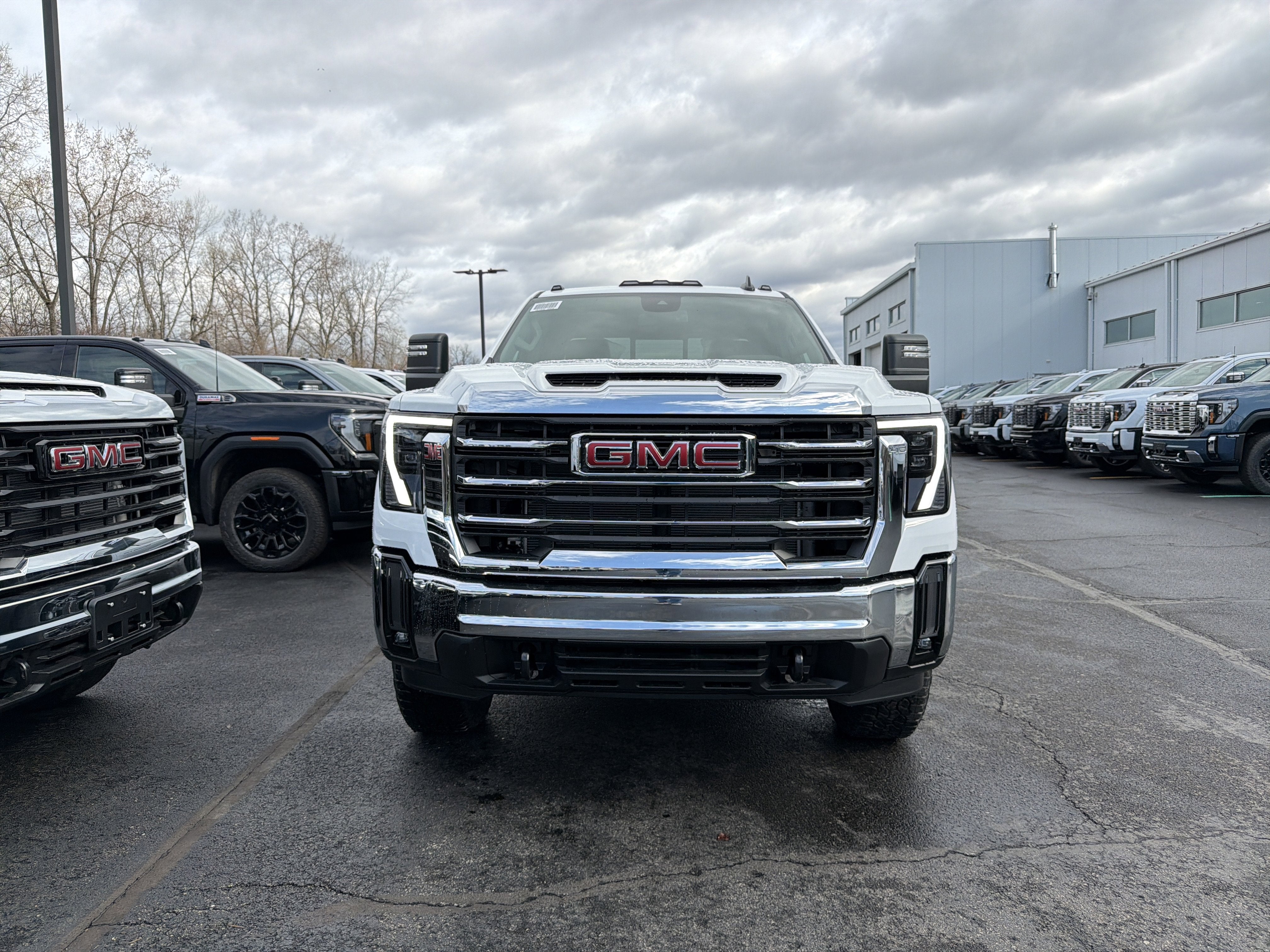 2026 GMC Sierra 2500 HD SLE