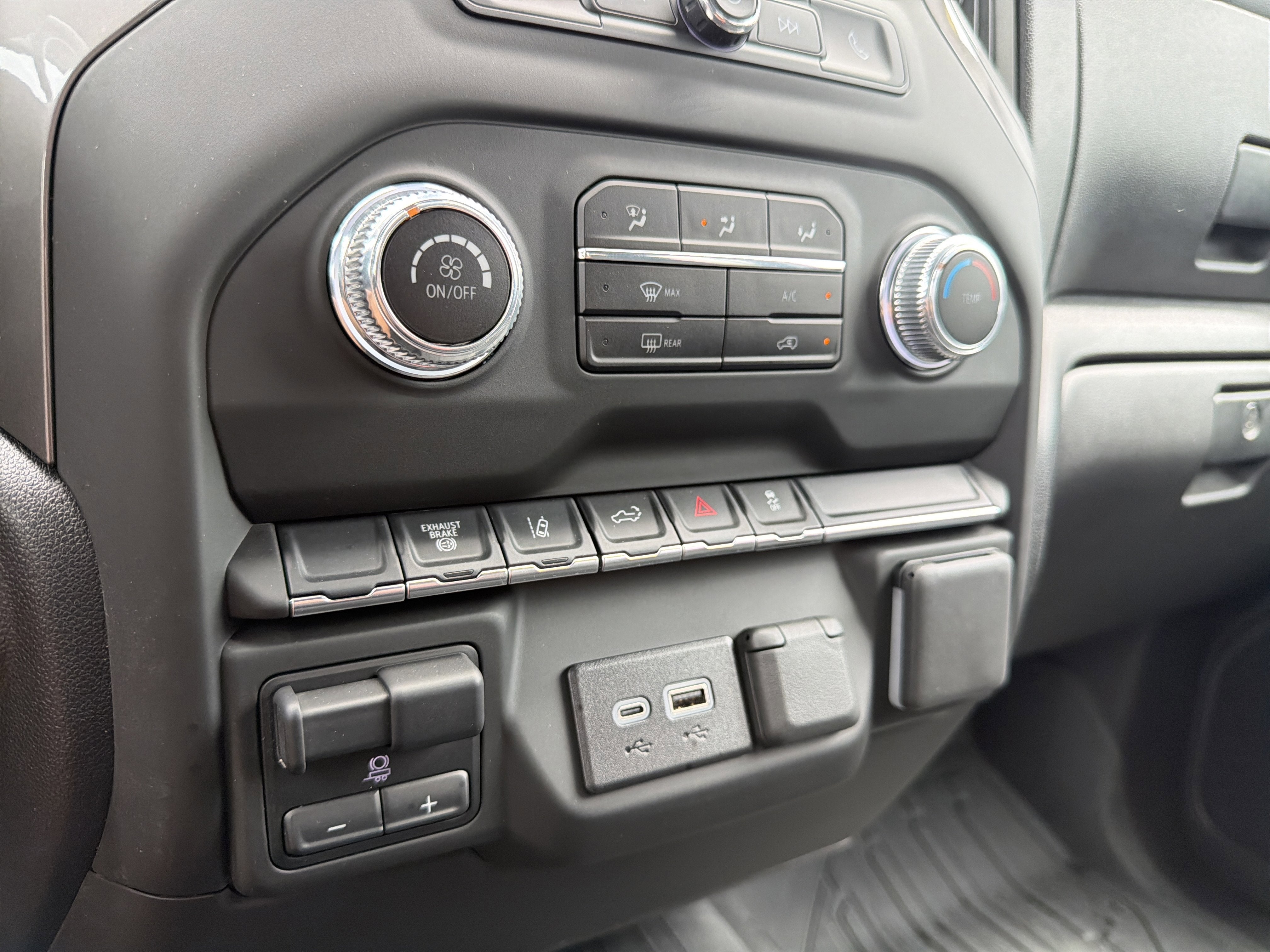 2025 GMC Sierra 3500 HD Pro