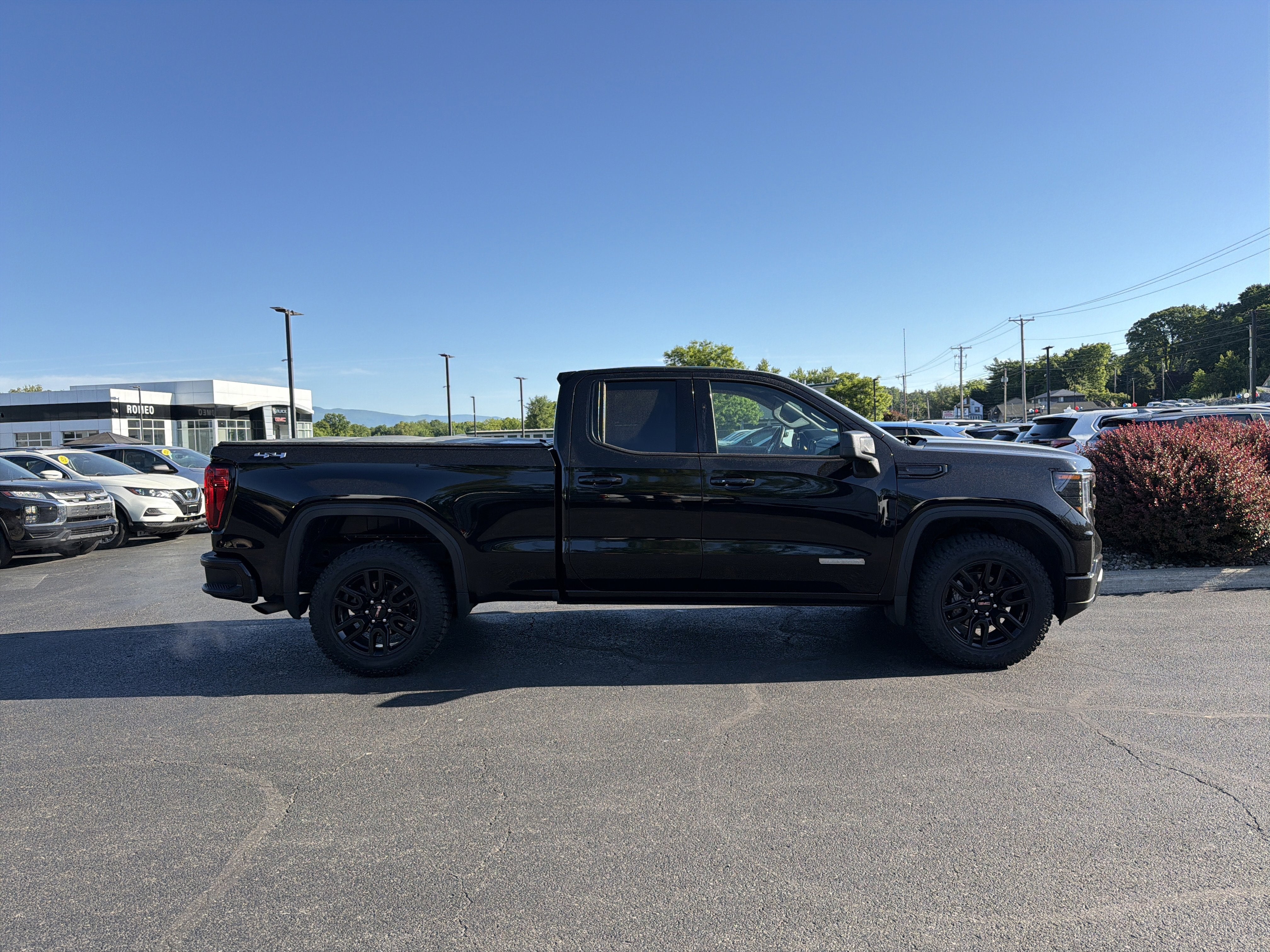 2024 GMC Sierra 1500 Elevation