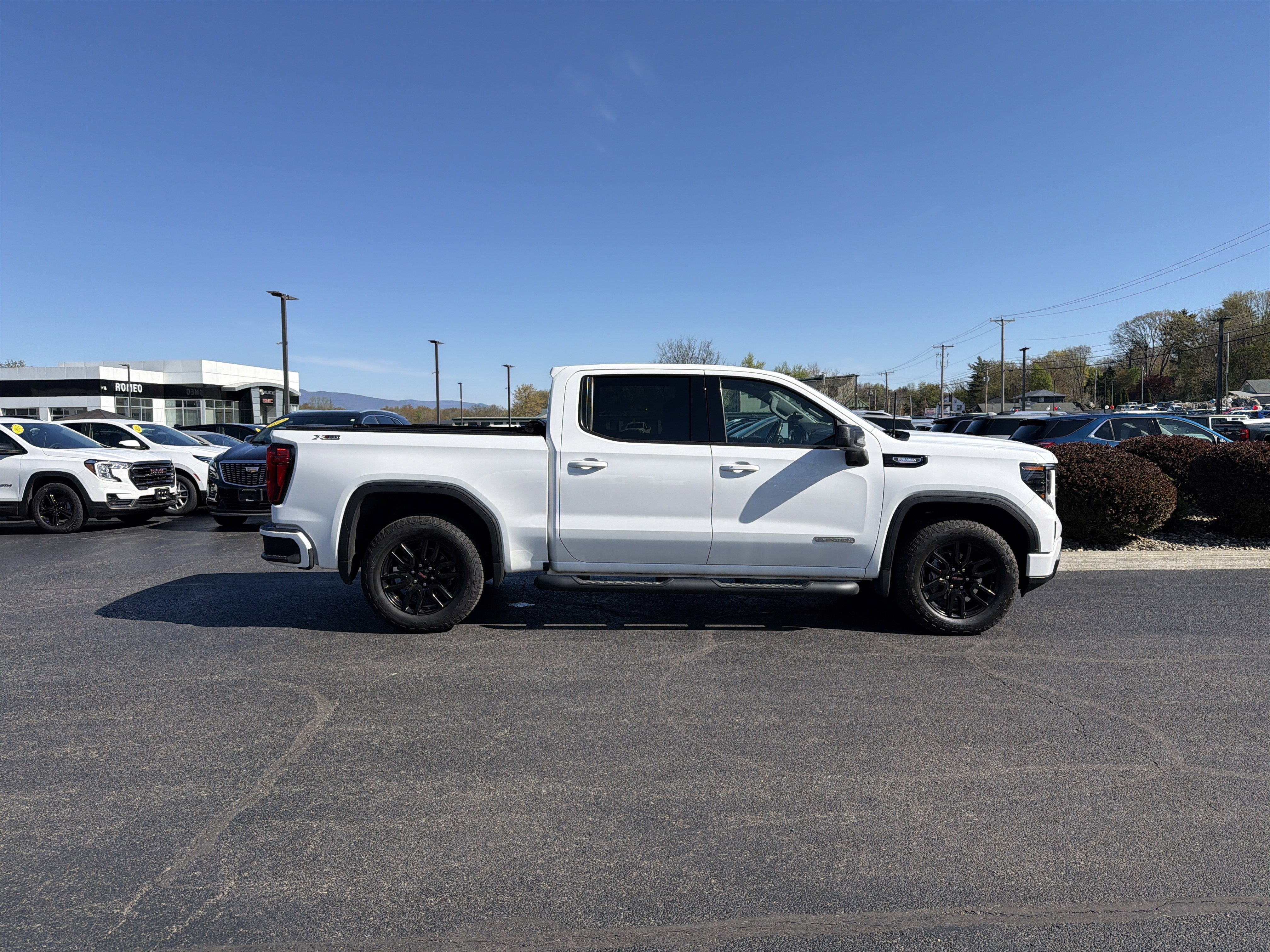 2023 GMC Sierra 1500 Elevation