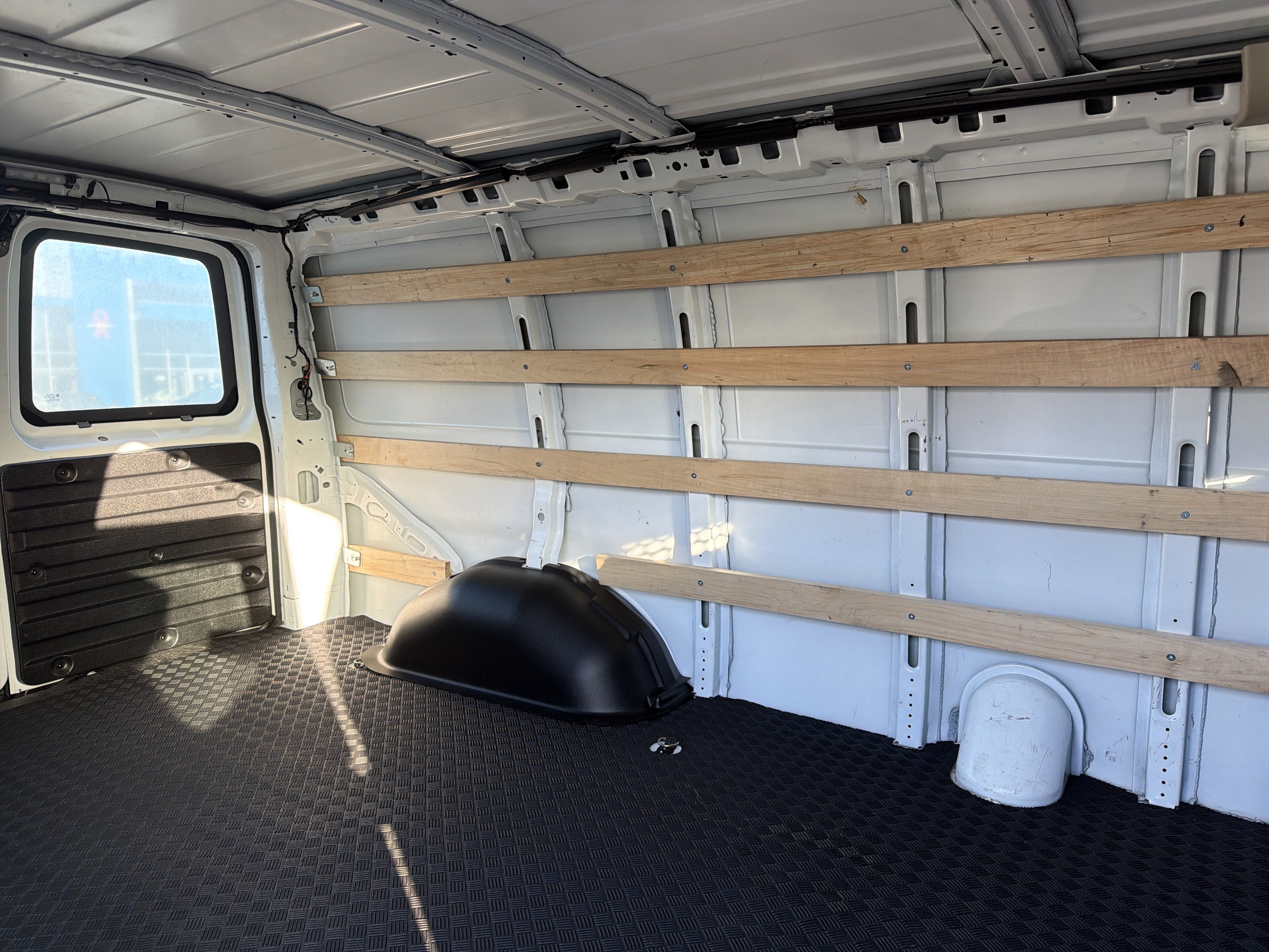 2025 GMC Savana Cargo Work Van