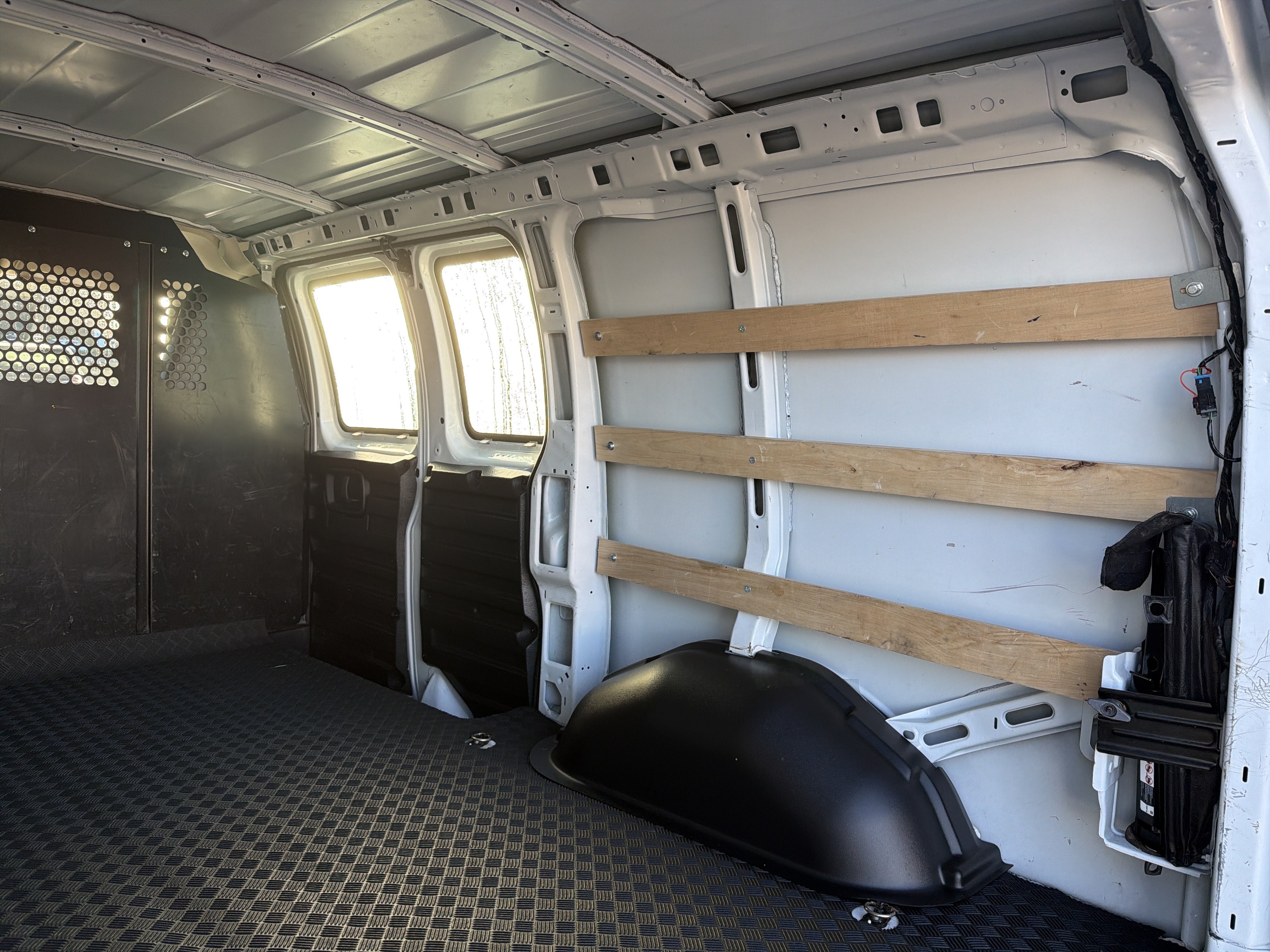2025 GMC Savana Cargo Work Van