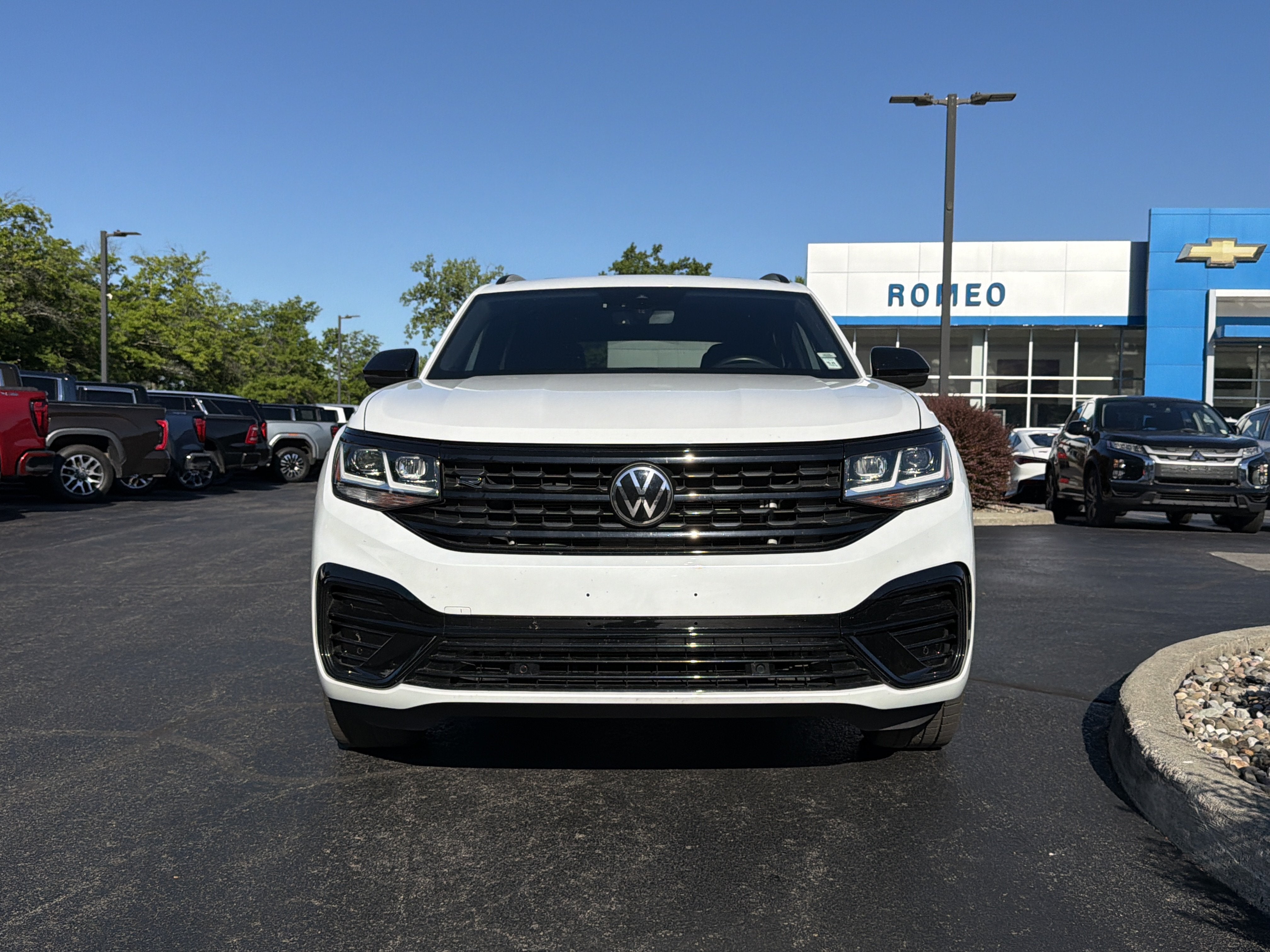 2023 Volkswagen Atlas Cross Sport 2.0T SEL R-Line Black