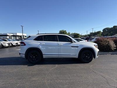 2023 Volkswagen Atlas Cross Sport 2.0T SEL R-Line Black