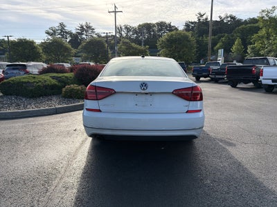 2016 Volkswagen Passat 1.8T SE