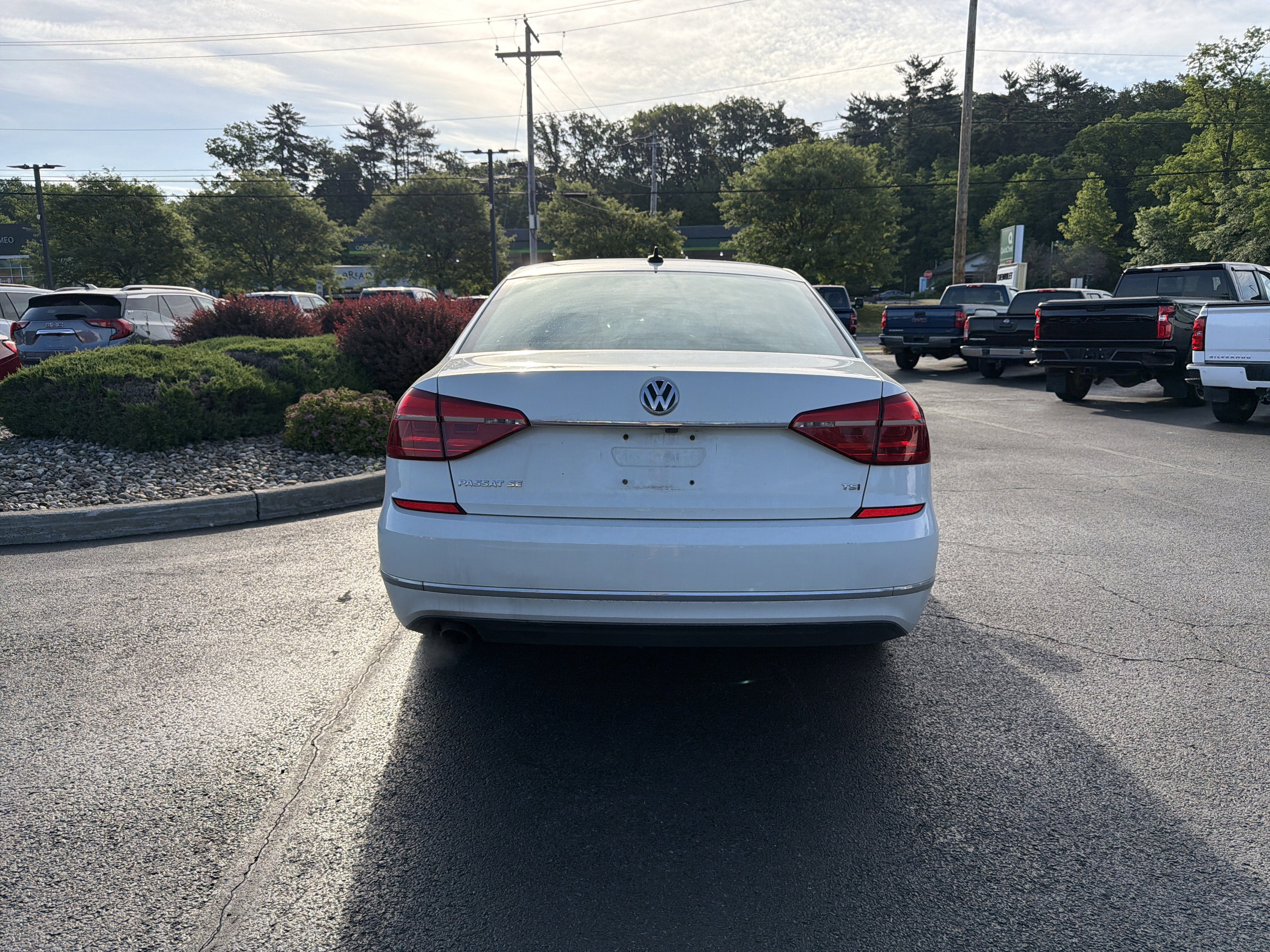 2016 Volkswagen Passat 1.8T SE