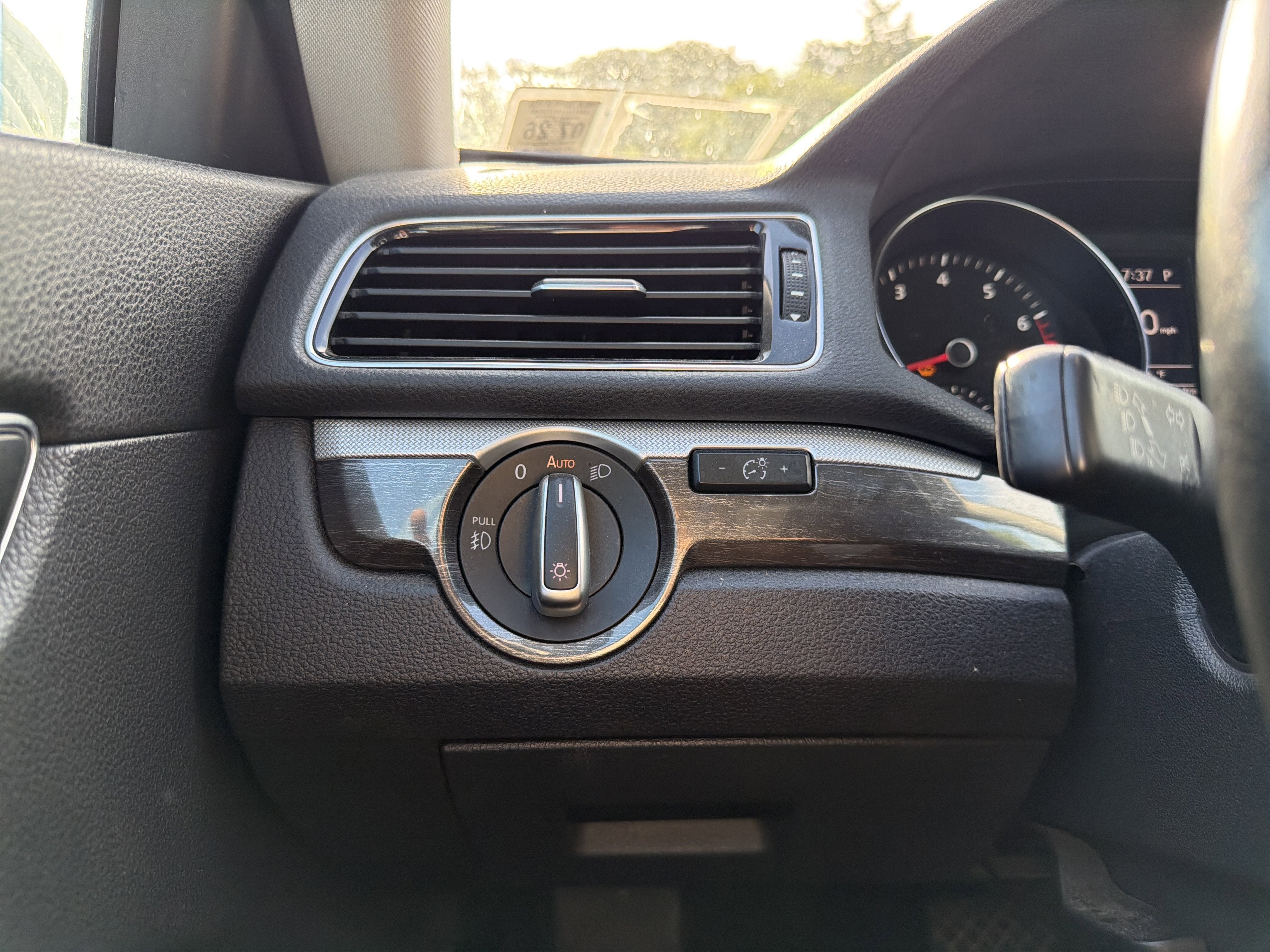 2016 Volkswagen Passat 1.8T SE