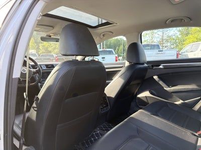 2016 Volkswagen Passat 1.8T SE