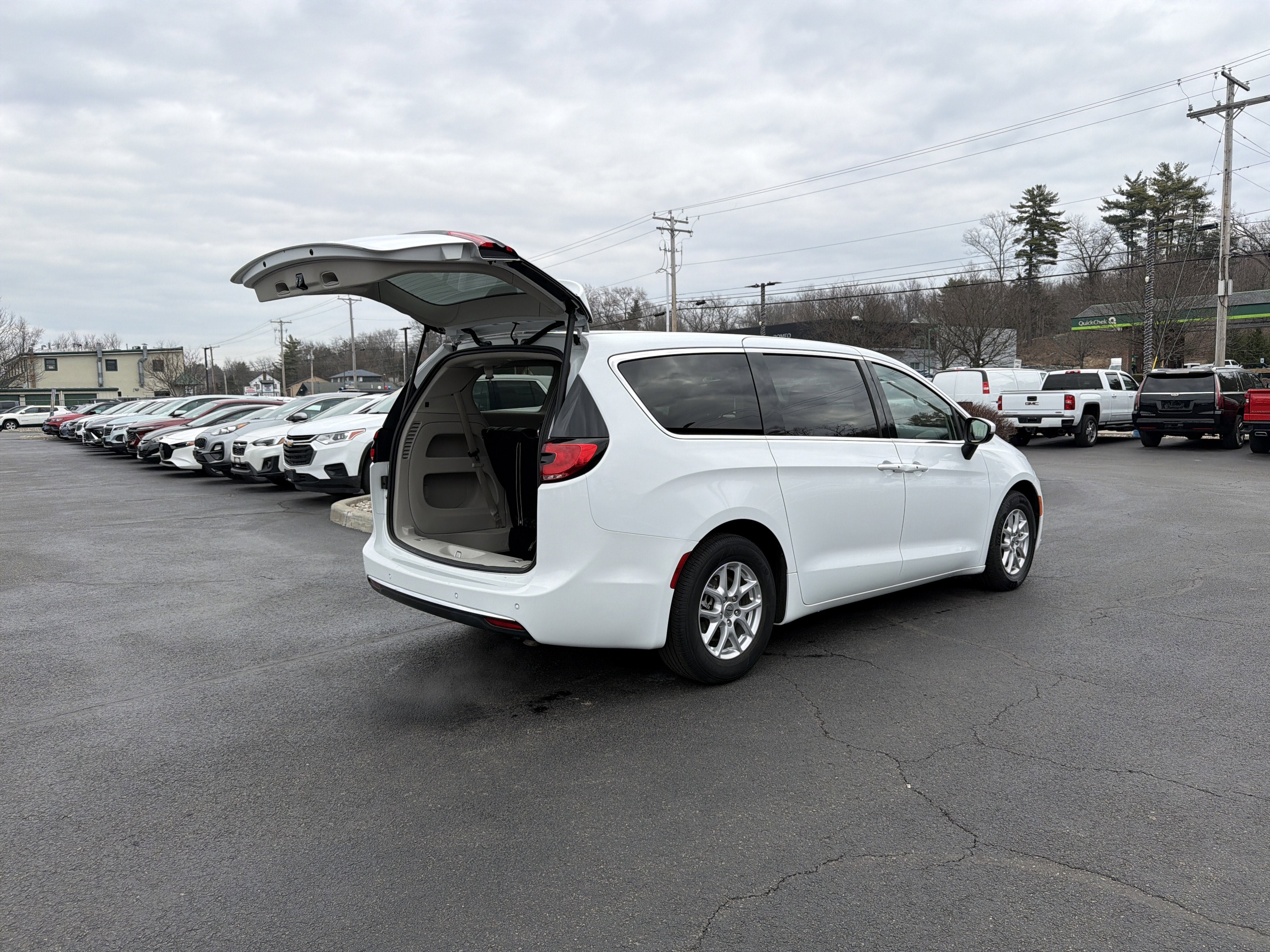 2023 Chrysler Pacifica Touring L