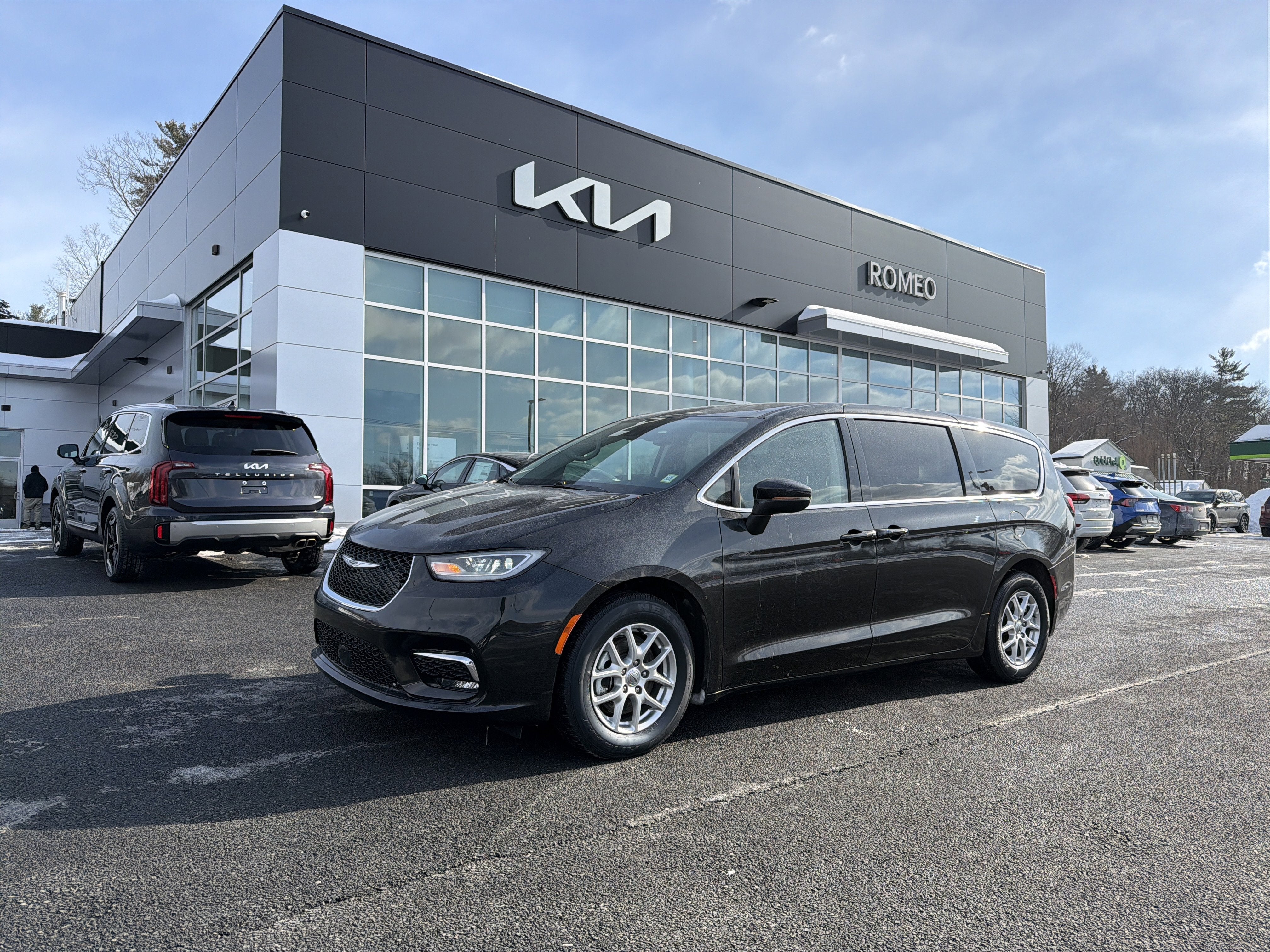 2023 Chrysler Pacifica Touring L
