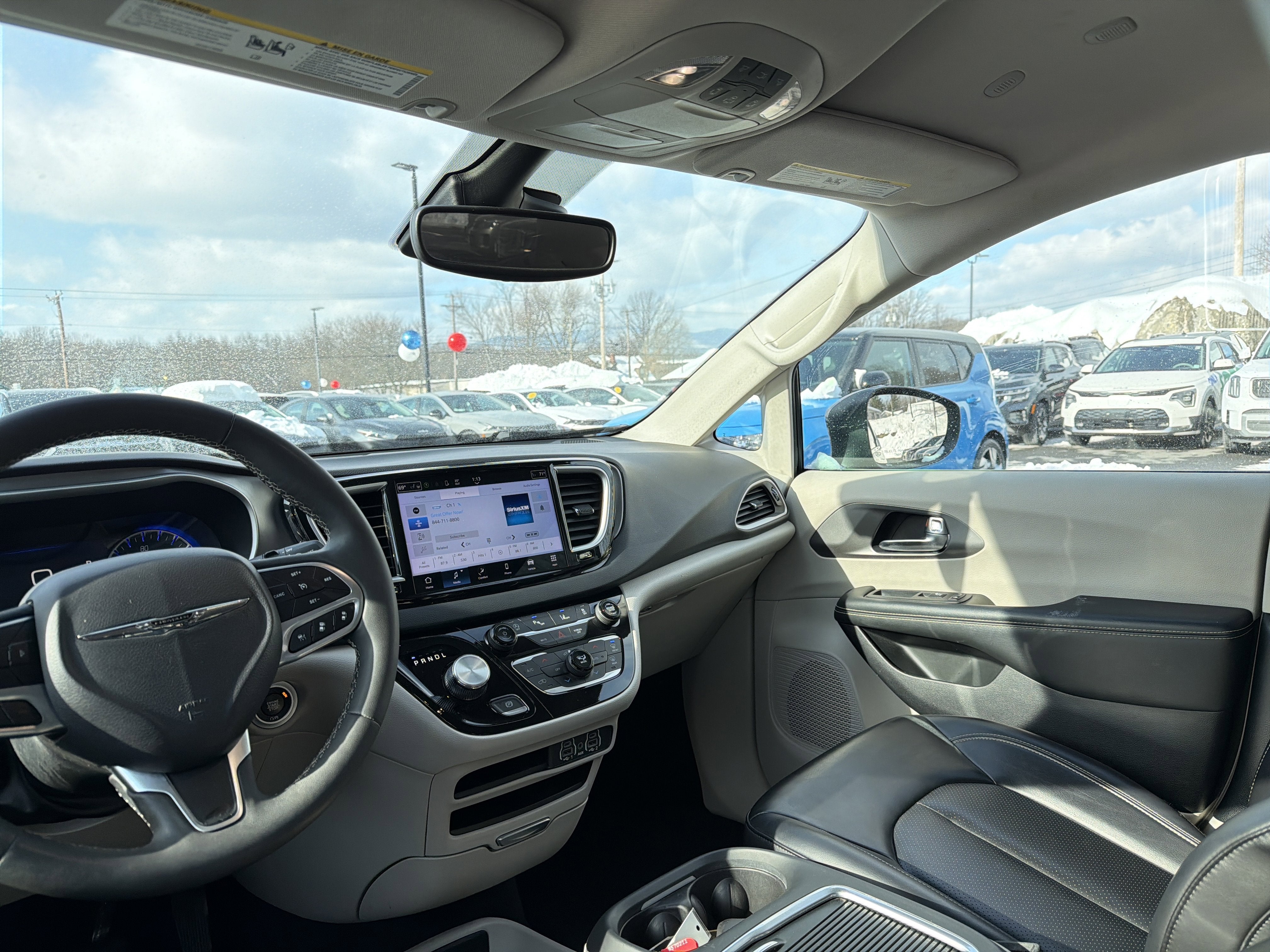 2023 Chrysler Pacifica Touring L