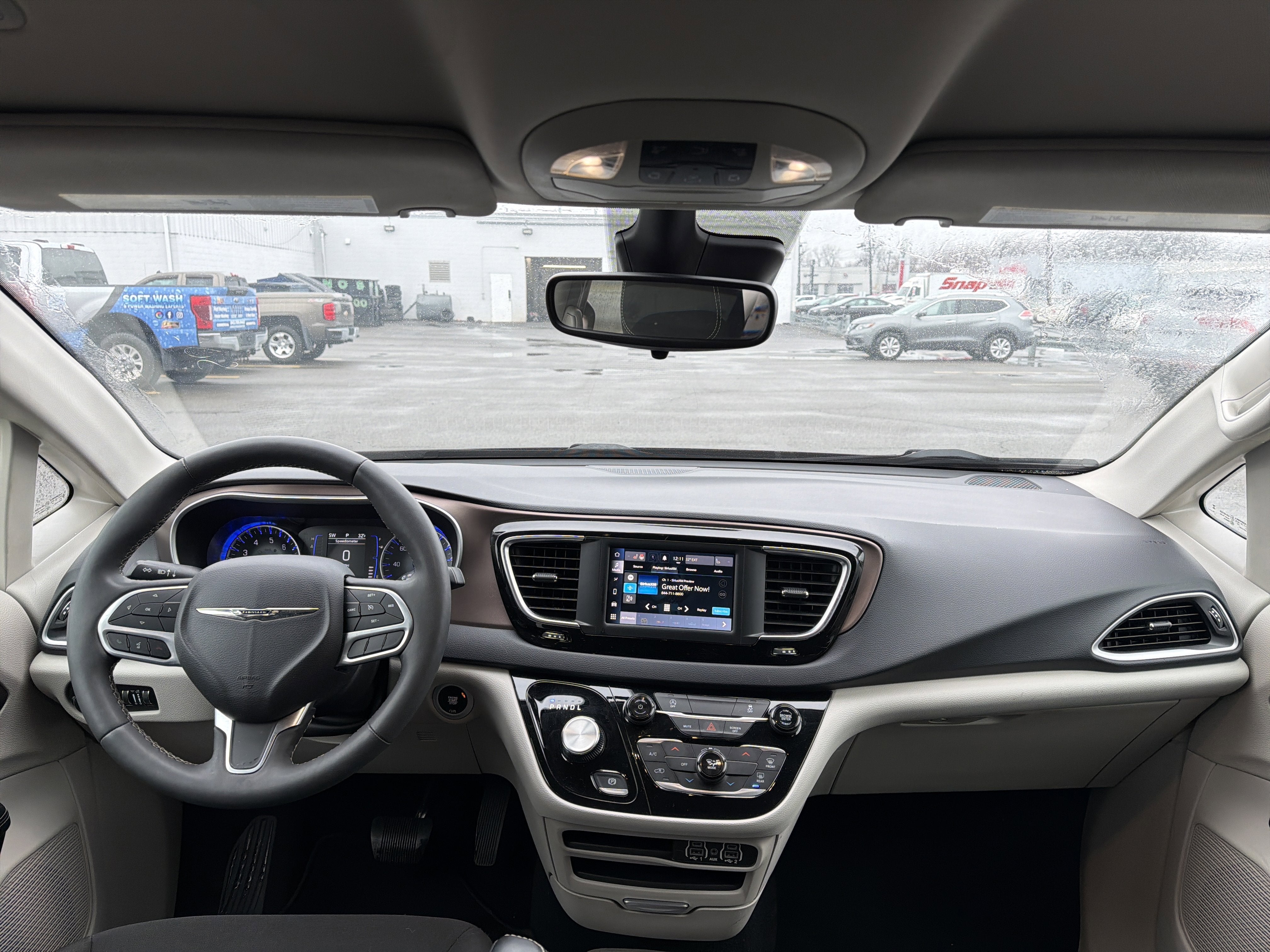 2023 Chrysler Voyager LX