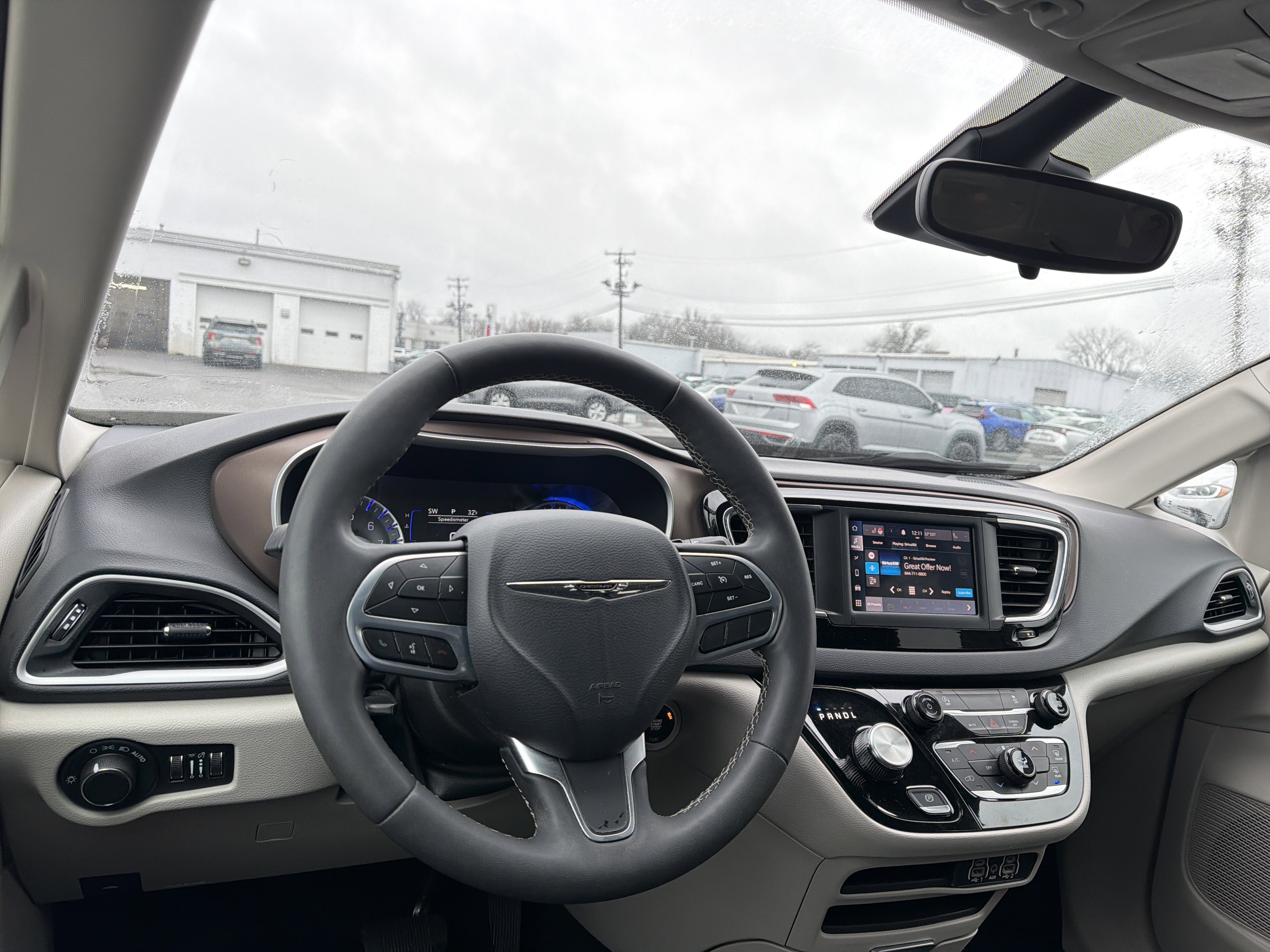 2023 Chrysler Voyager LX