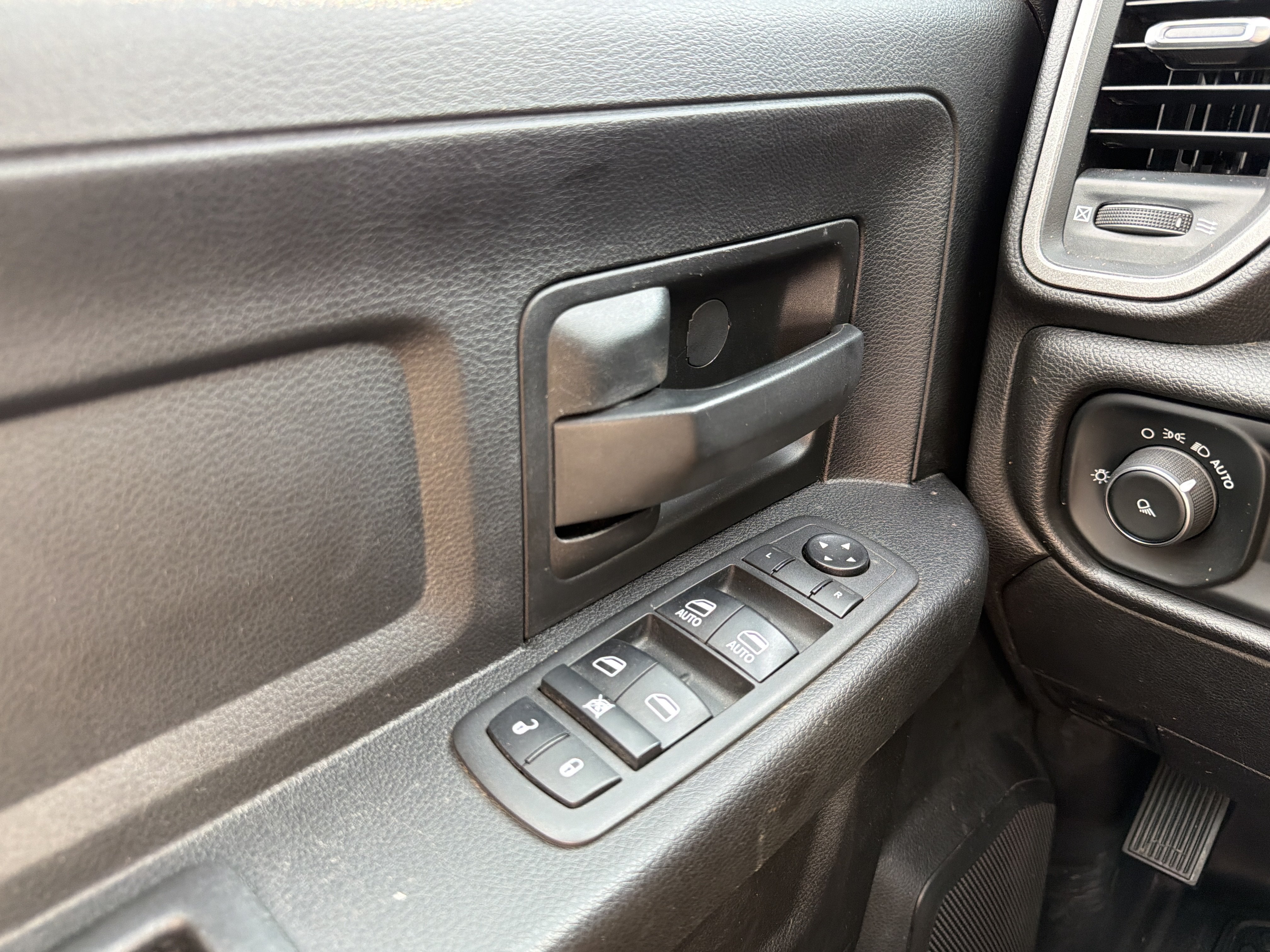 2021 RAM 3500 Tradesman Crew Cab 4x4 8' Box