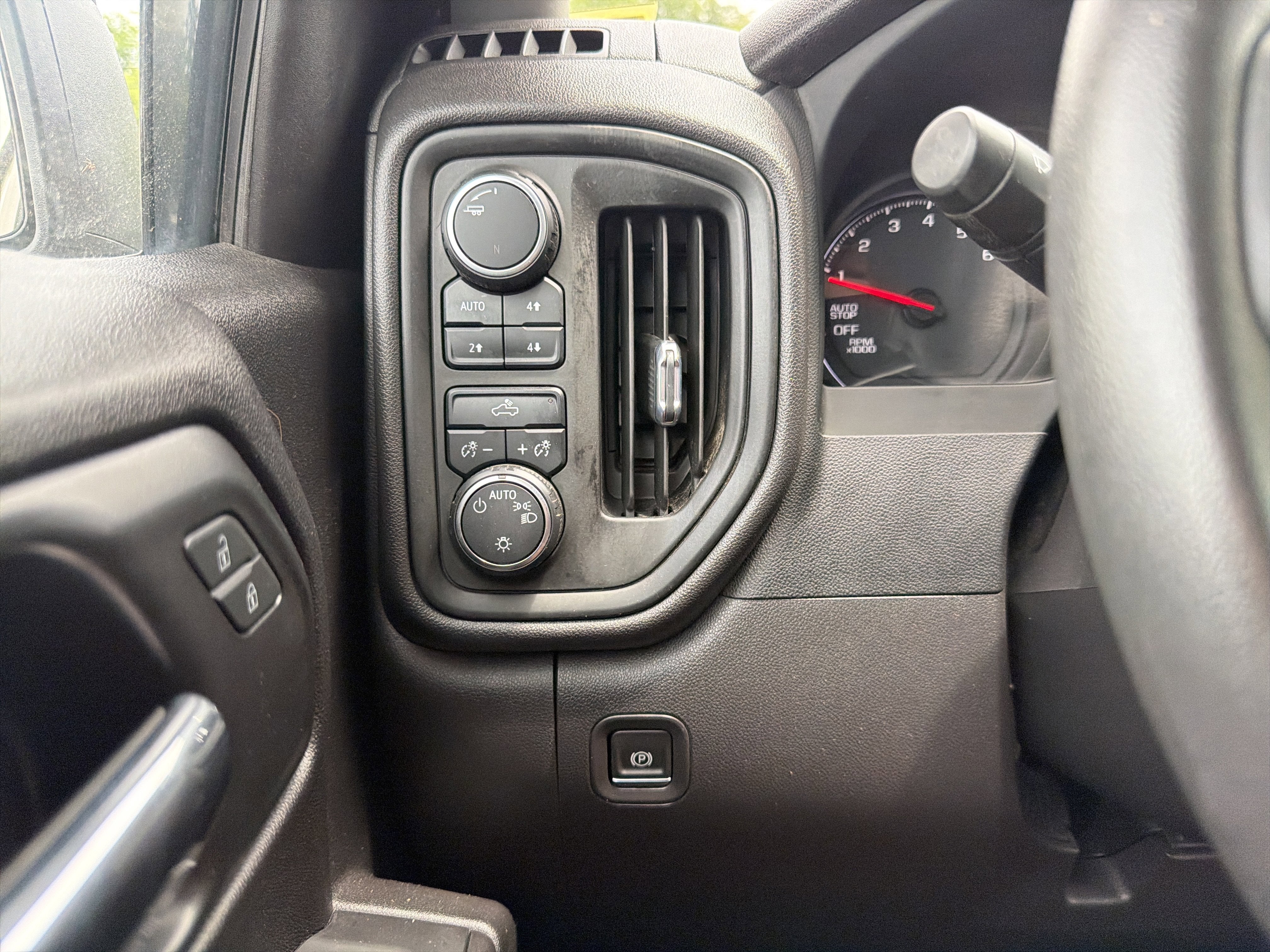 2022 Chevrolet Silverado 1500 LTD Custom Trail Boss