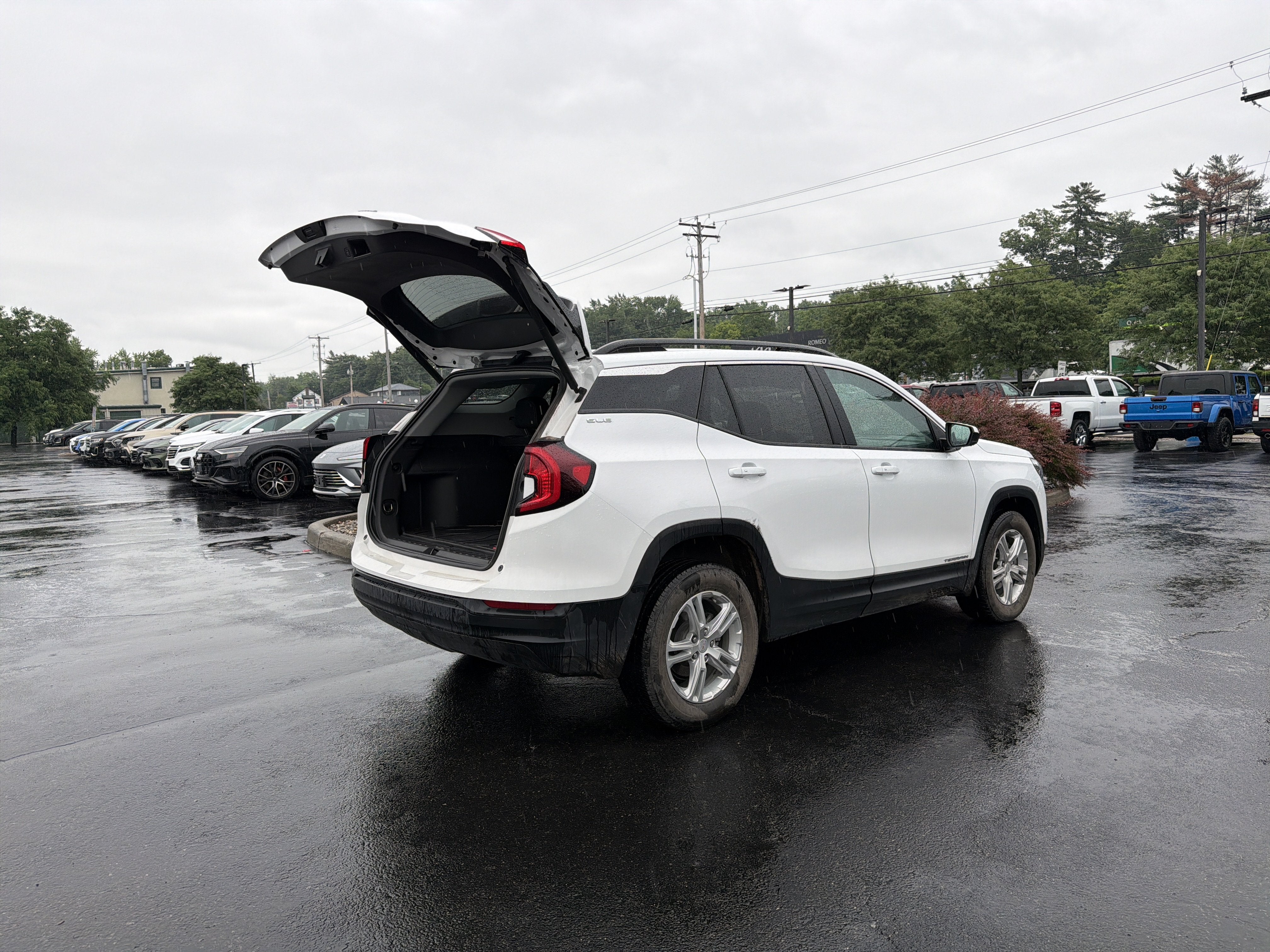 2024 GMC Terrain SLE