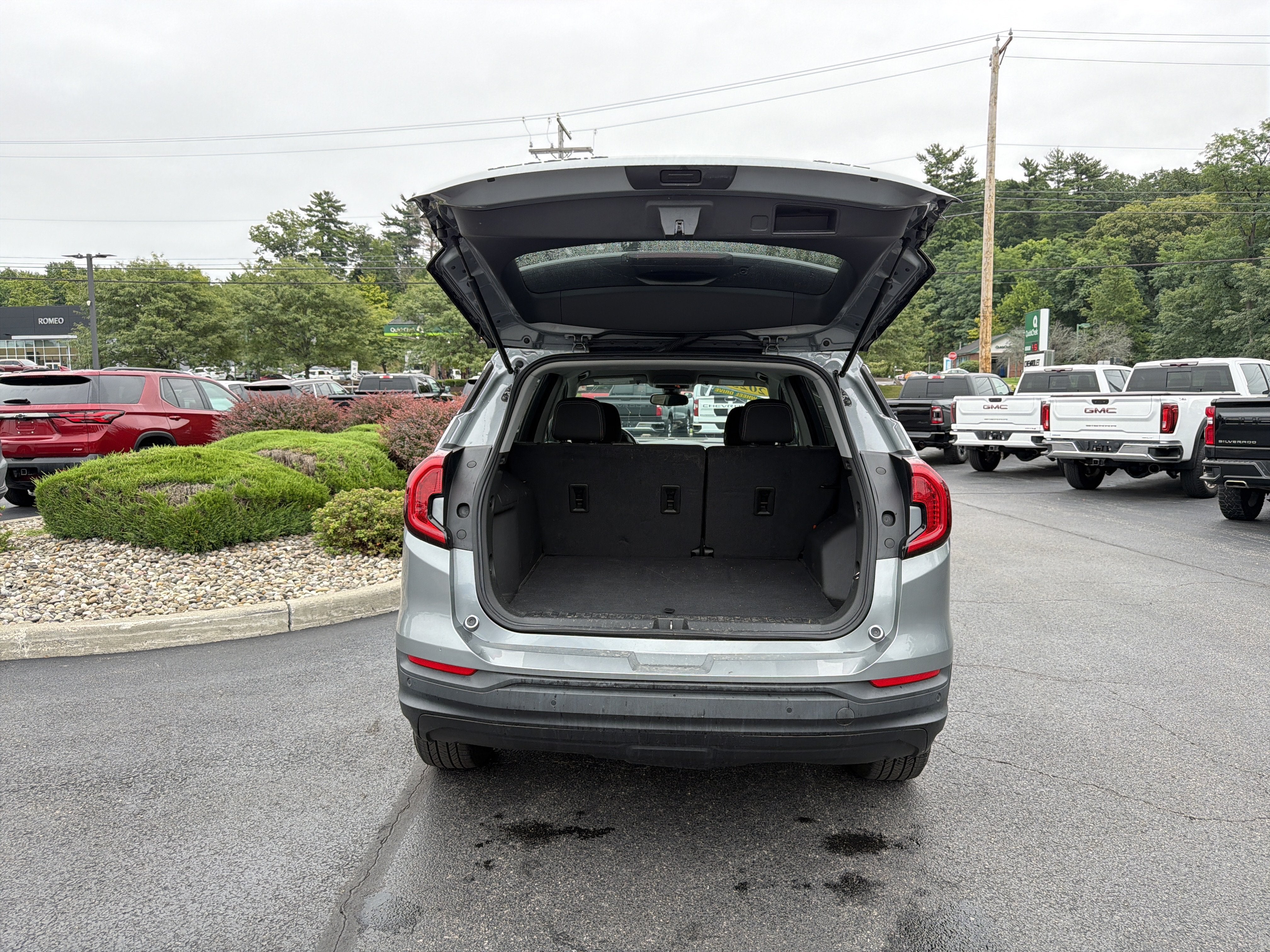 2023 GMC Terrain SLE
