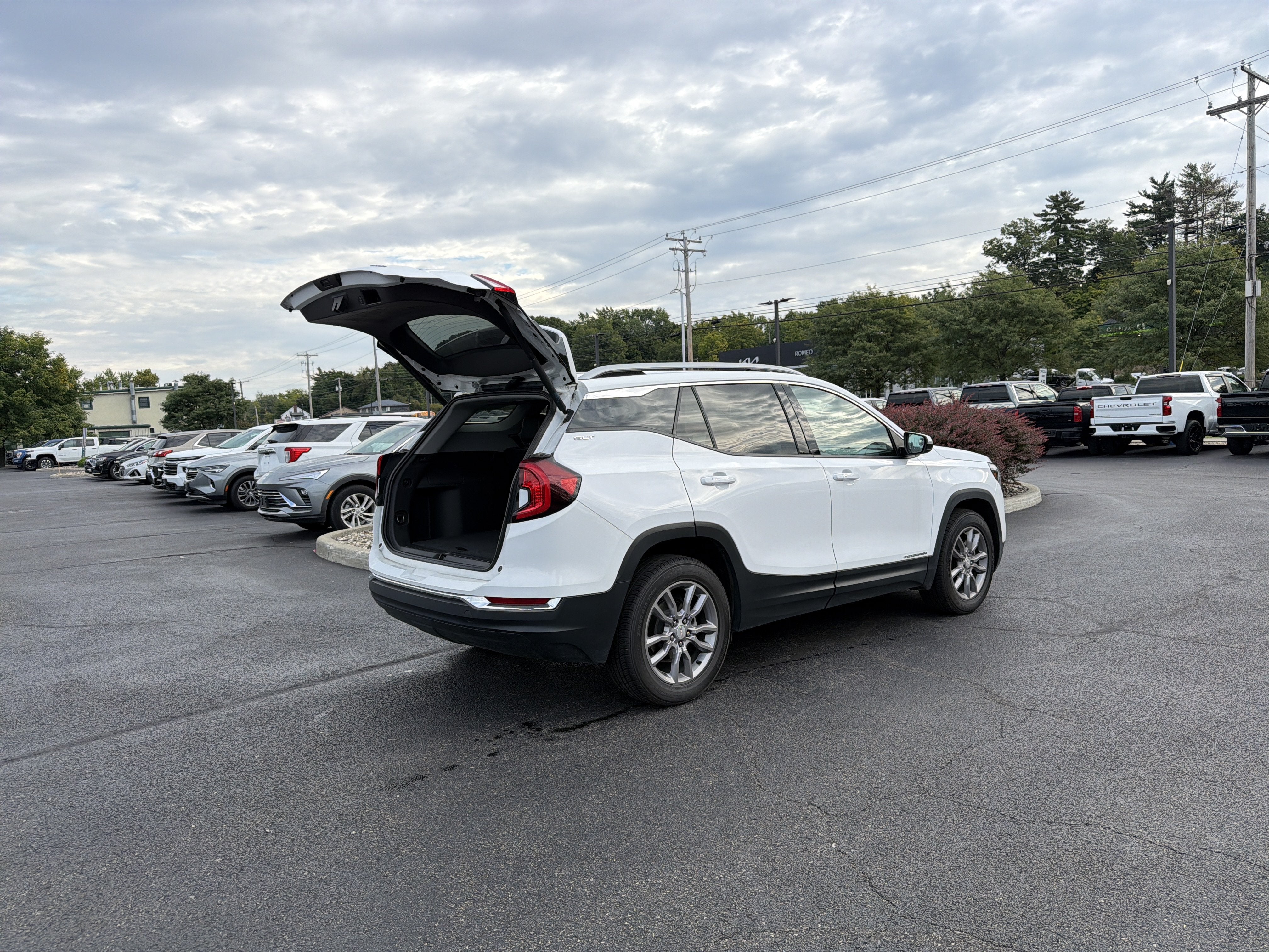 2024 GMC Terrain SLT
