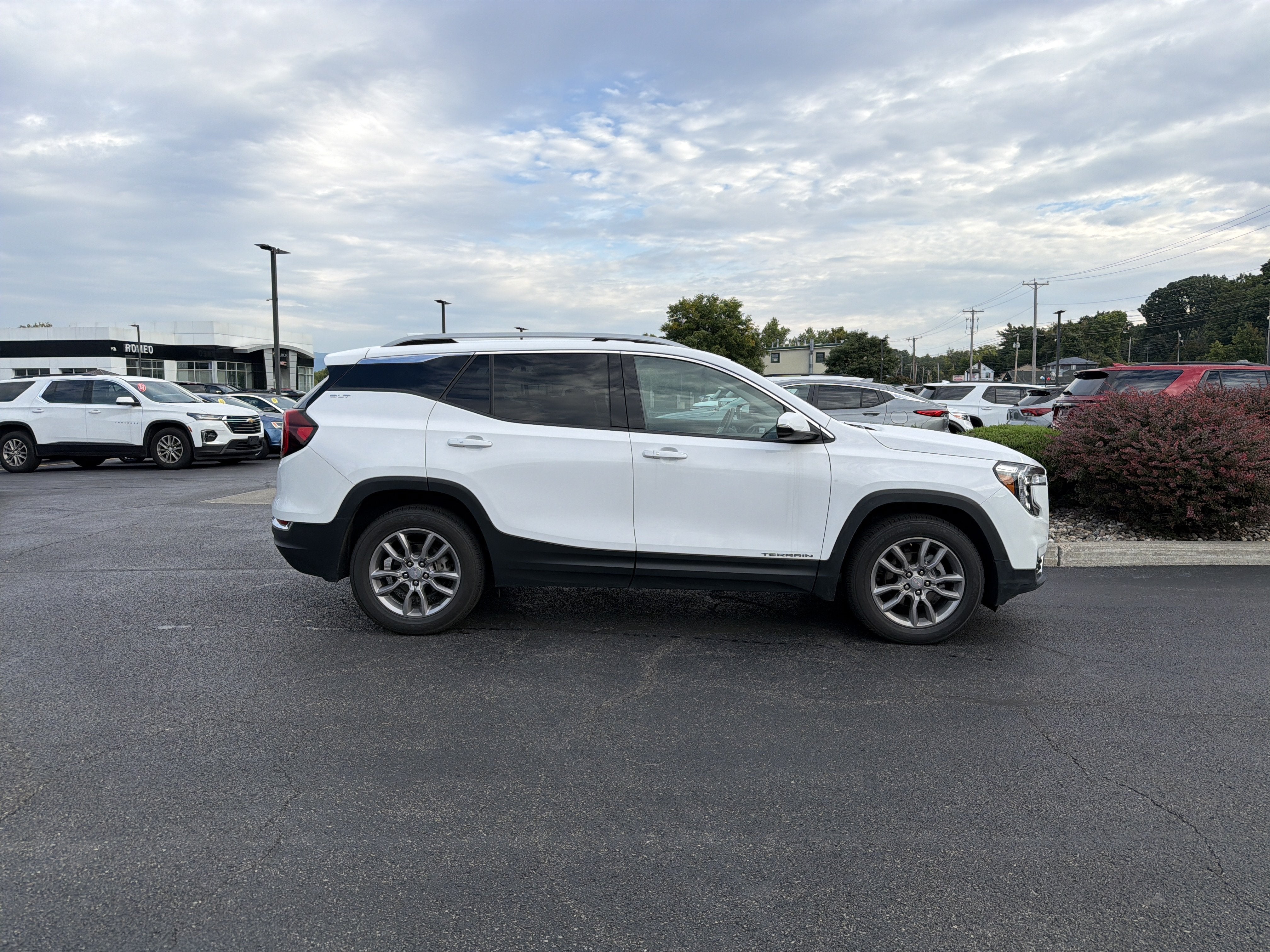 2024 GMC Terrain SLT