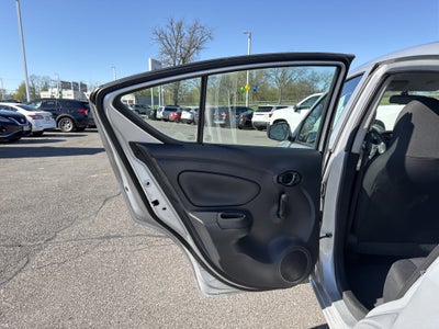 2016 Nissan Versa 1.6 S+