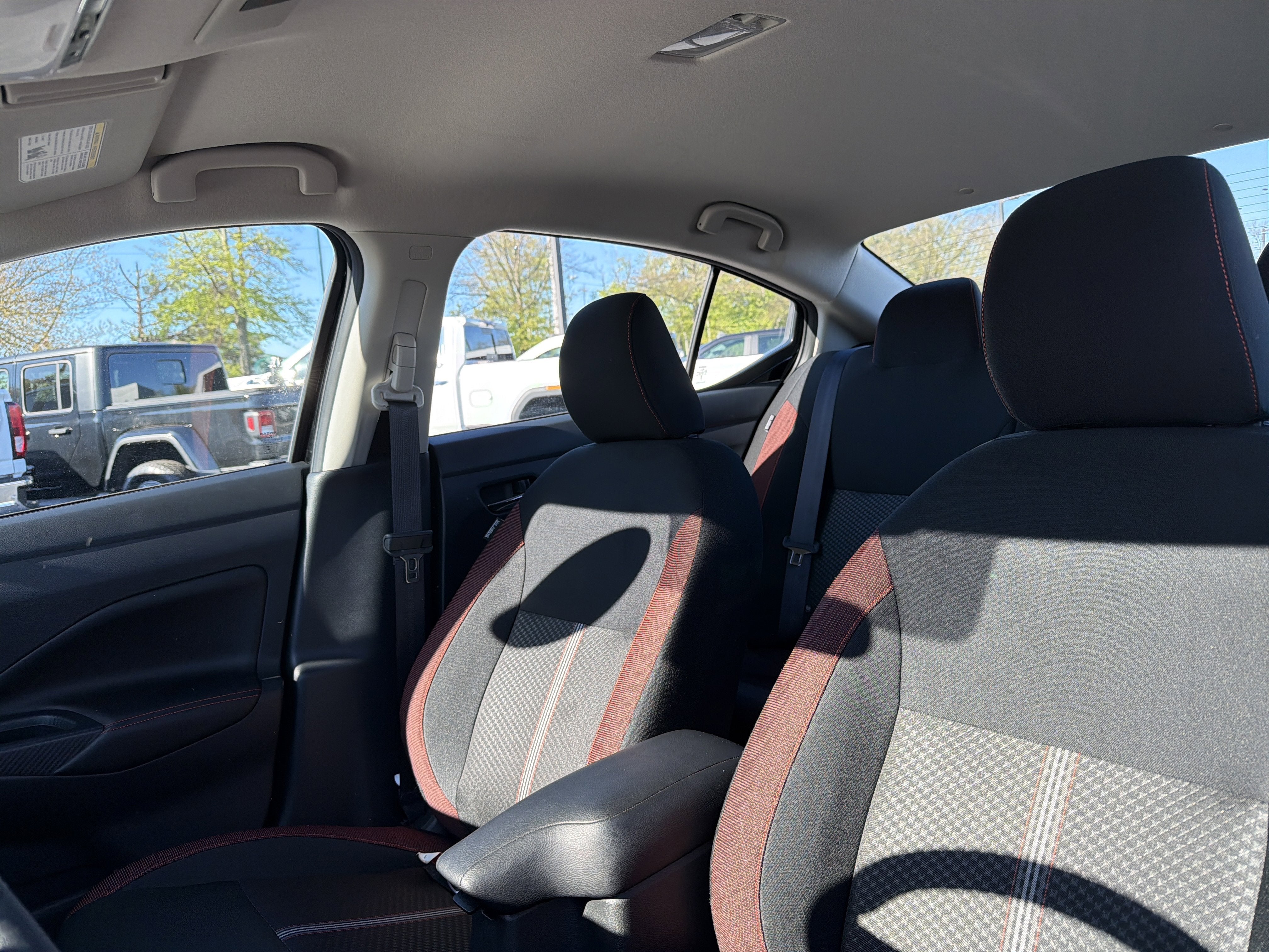 2025 Nissan Versa 1.6 SR