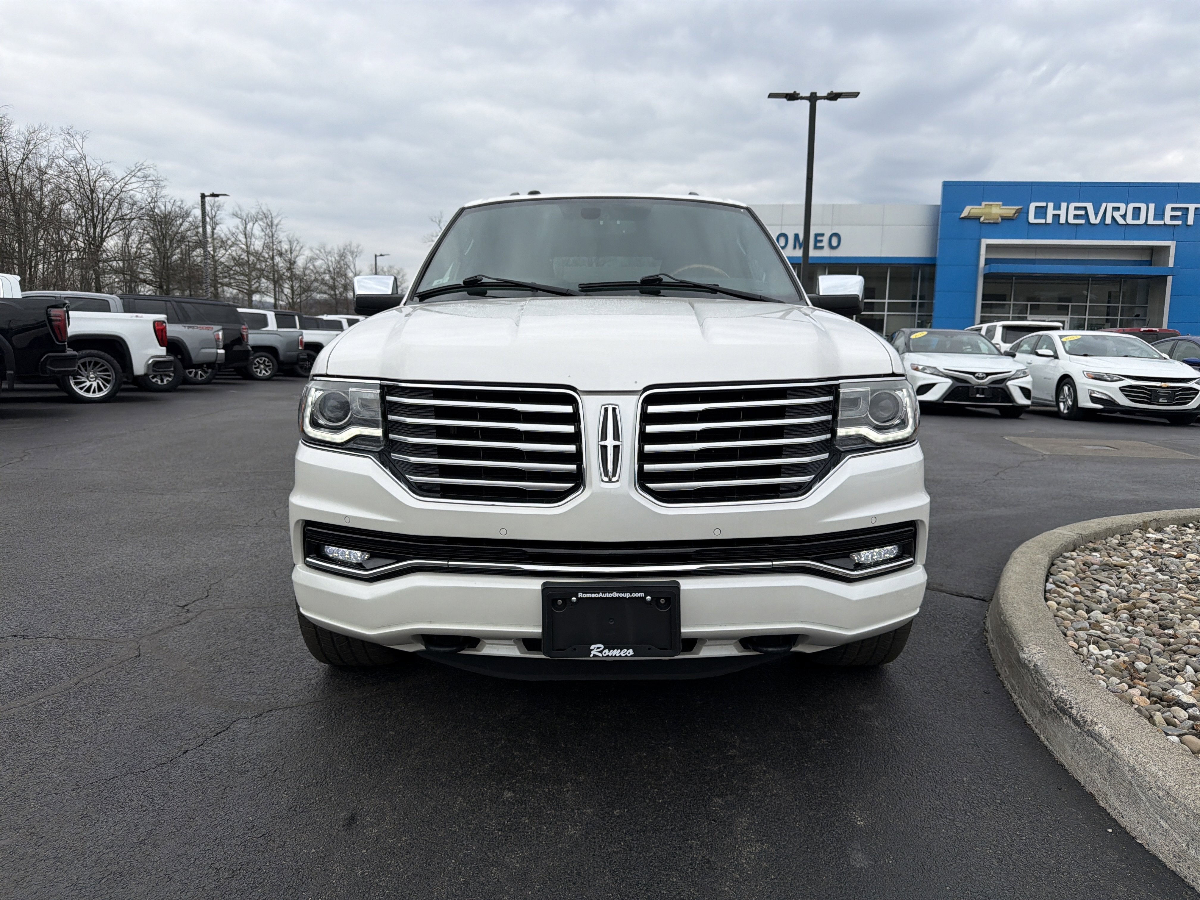 2015 Lincoln Navigator Base