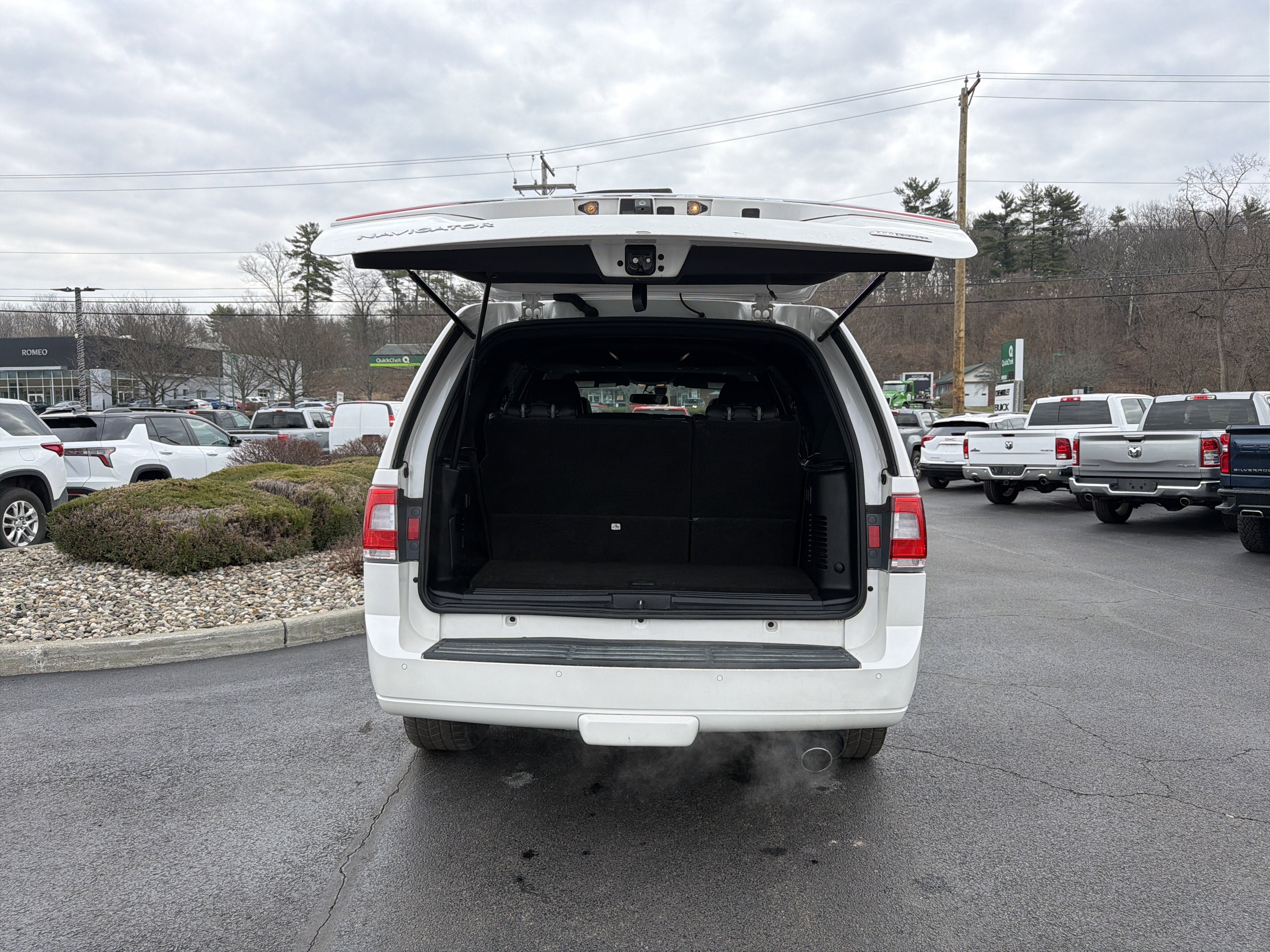 2015 Lincoln Navigator Base