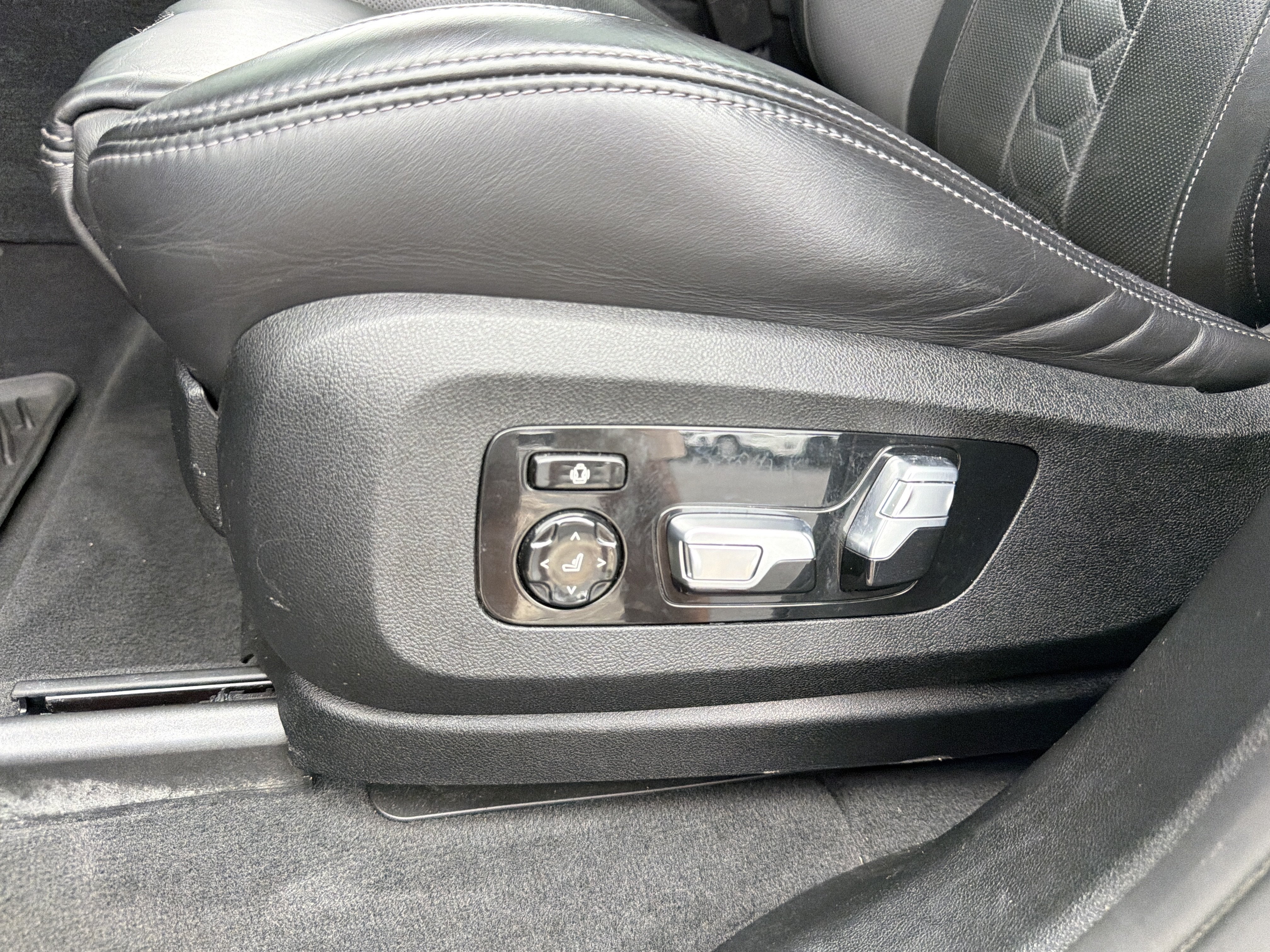 2022 BMW X5 M Base